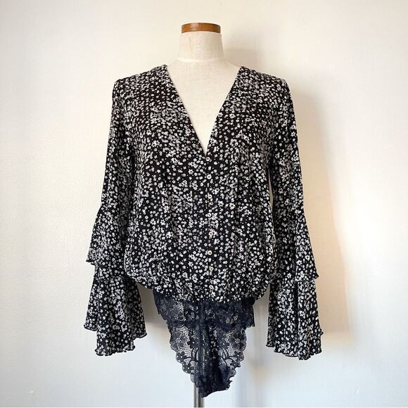 Free People Intimately Black Floral Bodysuit size XS preowned - Picture 1 of 7